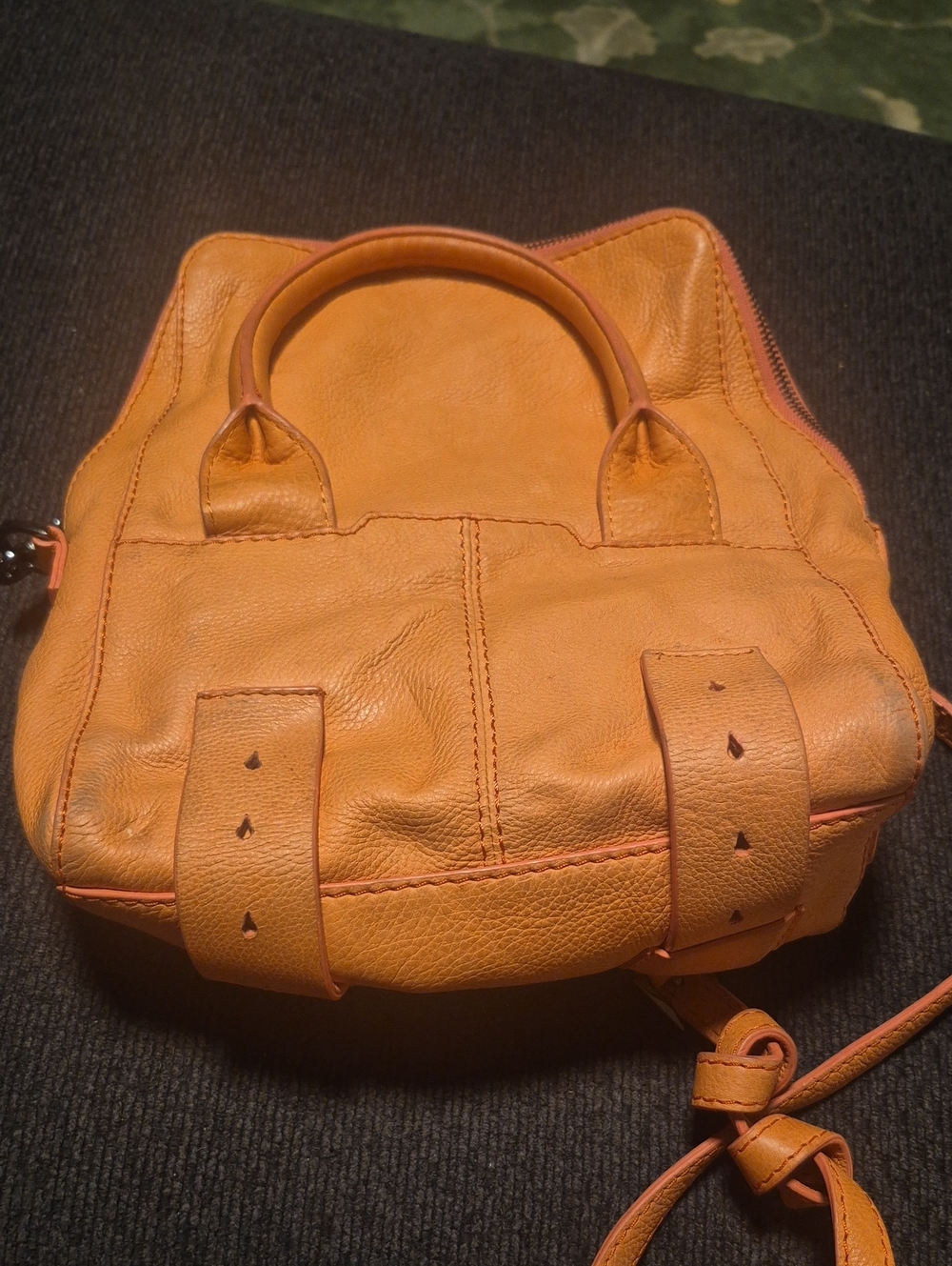 Women's Leather Backpack in Warm Tan - Stylish Everyday Carry